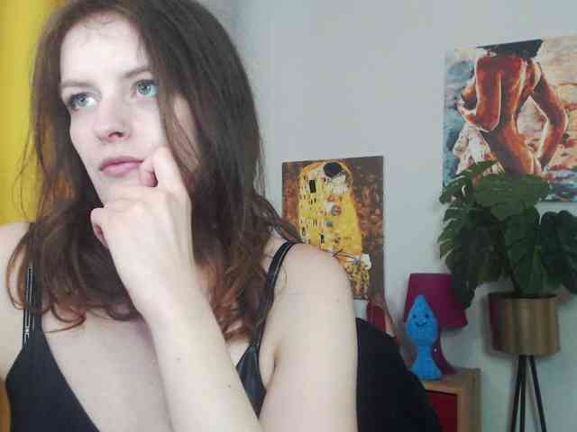NadineGold webcam