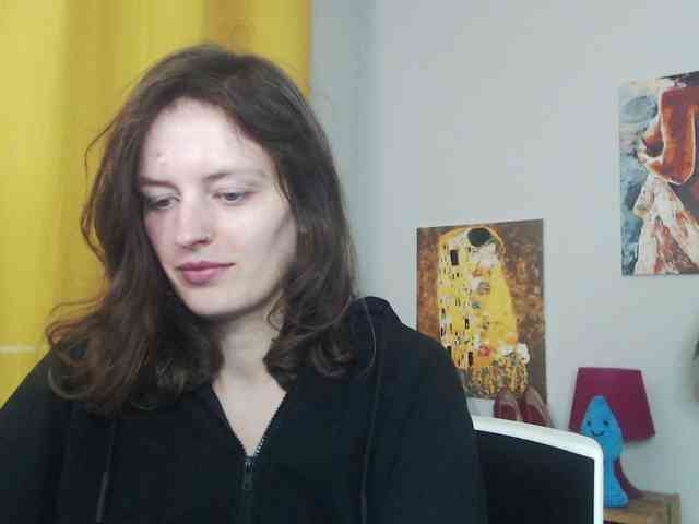 NadineGold webcam