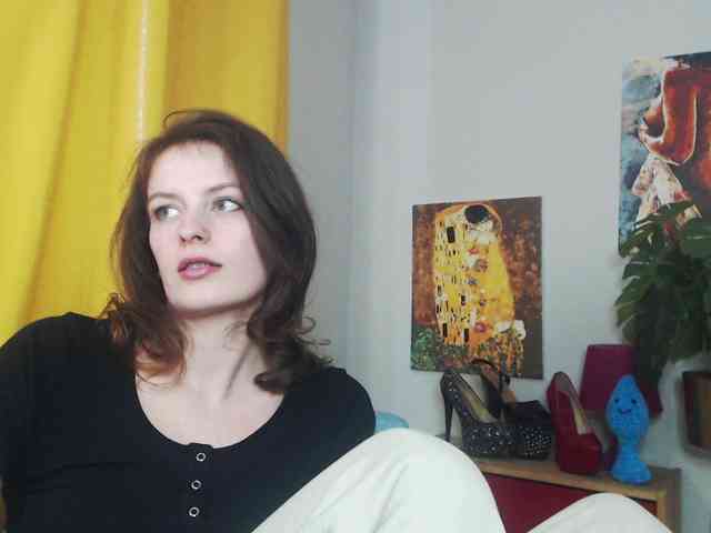 NadineGold webcam