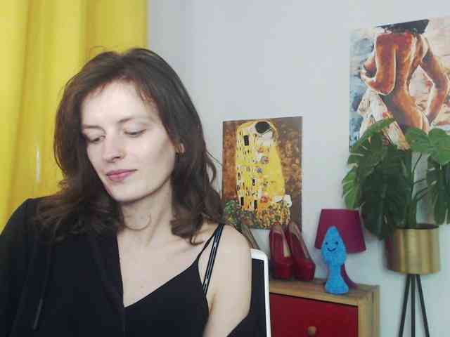 NadineGold webcam