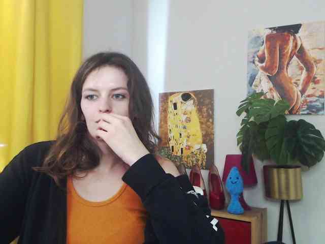 NadineGold webcam
