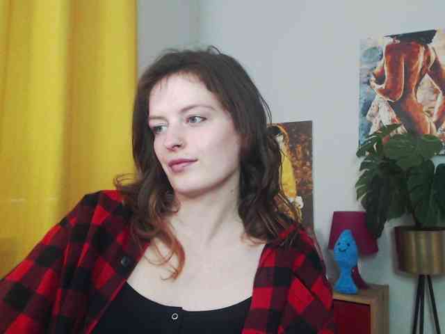 NadineGold webcam