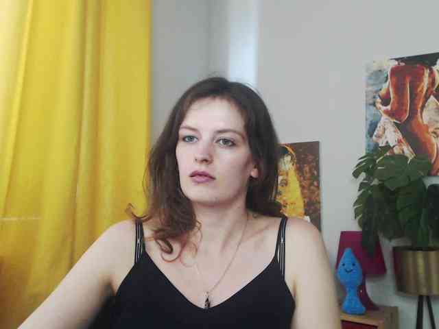 NadineGold webcam
