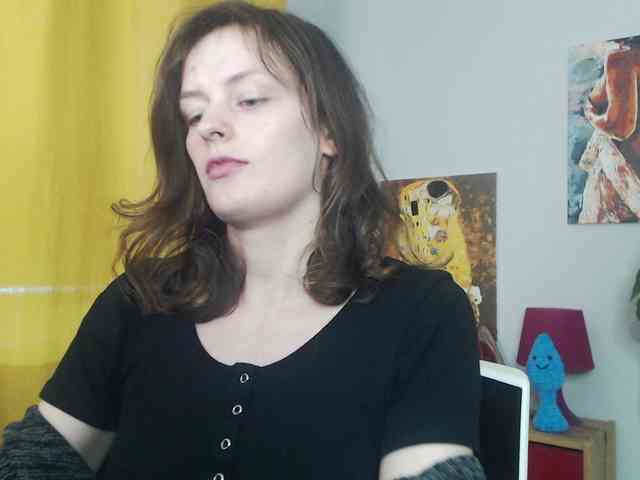 NadineGold webcam