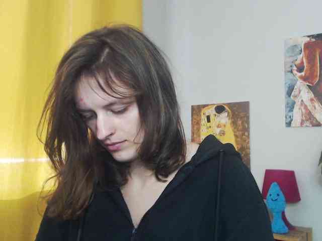 NadineGold webcam
