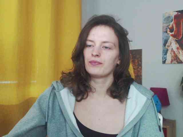 NadineGold webcam