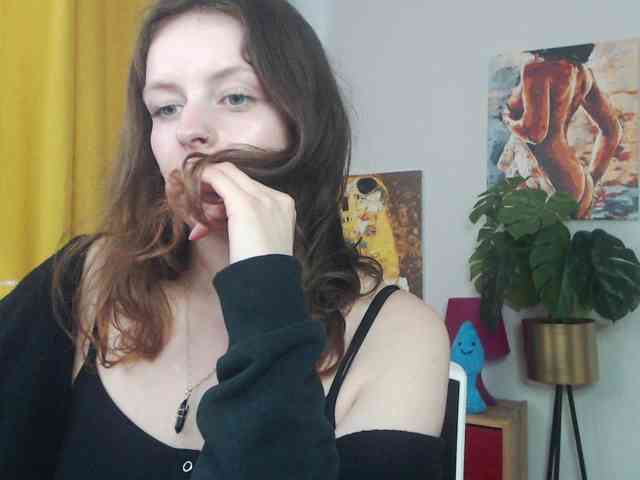 NadineGold webcam