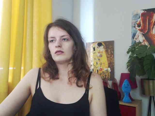 NadineGold webcam