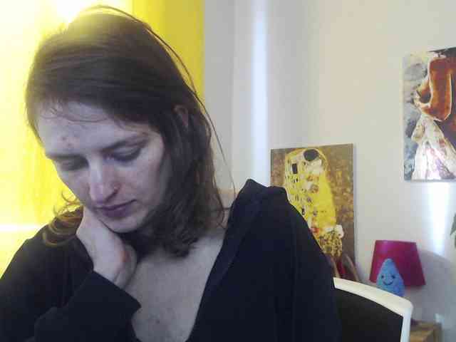 NadineGold webcam