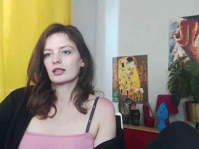 NadineGold webcam