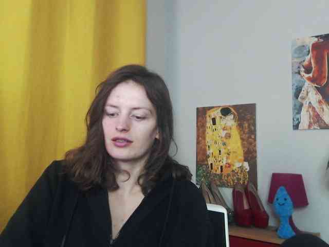 NadineGold webcam