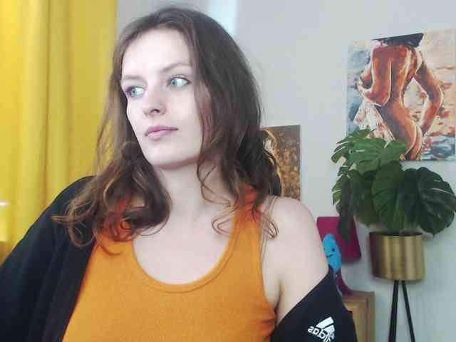 NadineGold webcam