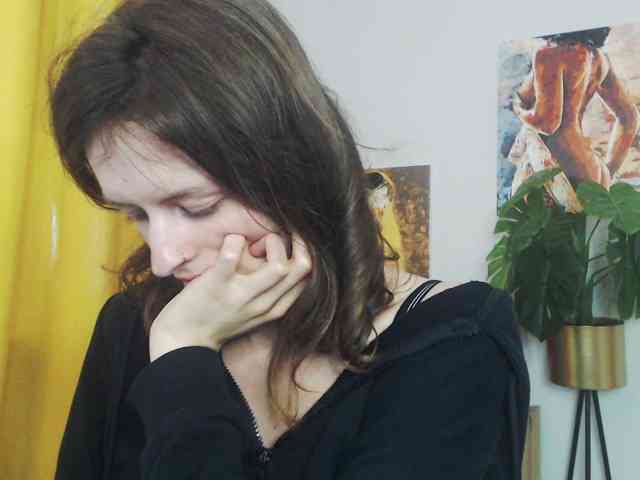 NadineGold webcam