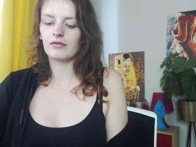NadineGold webcam