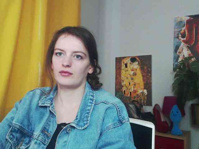 NadineGold webcam