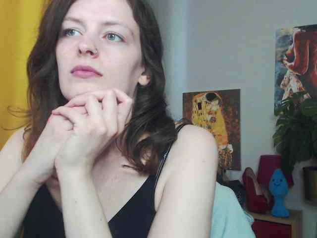 NadineGold webcam