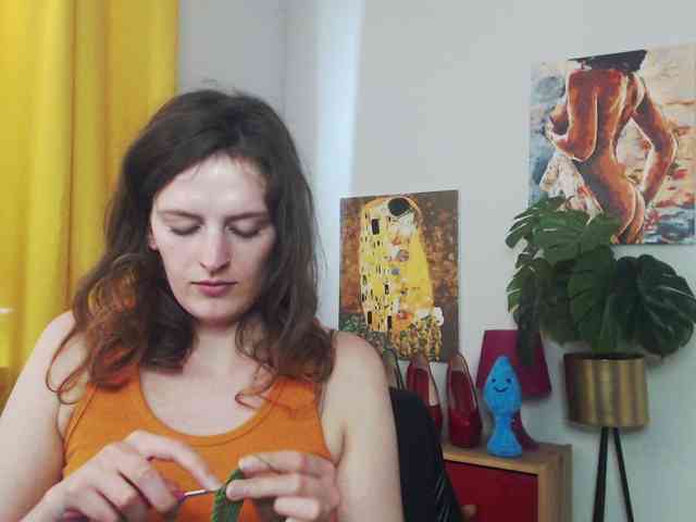 NadineGold webcam