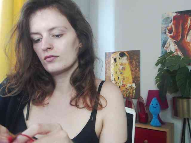 NadineGold webcam