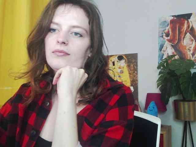 NadineGold webcam