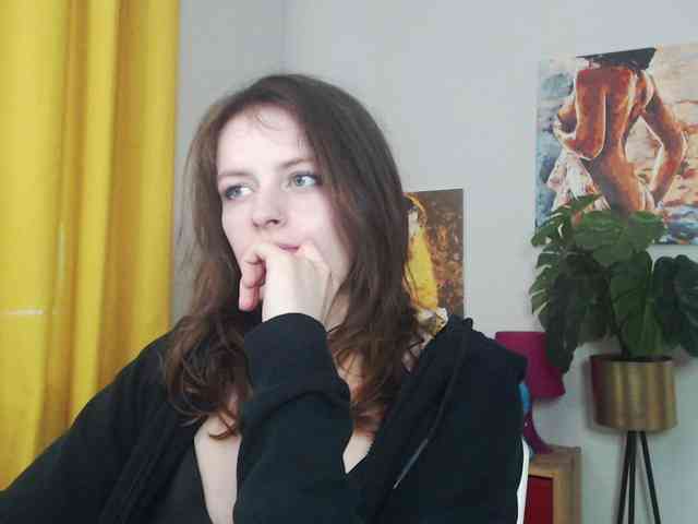 NadineGold webcam