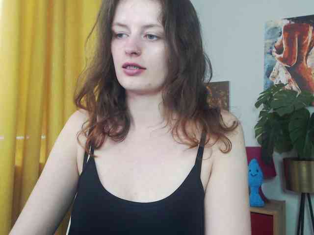 NadineGold webcam