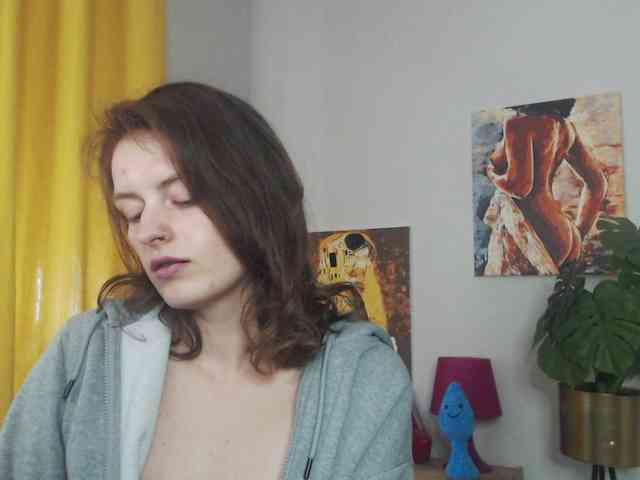 NadineGold webcam