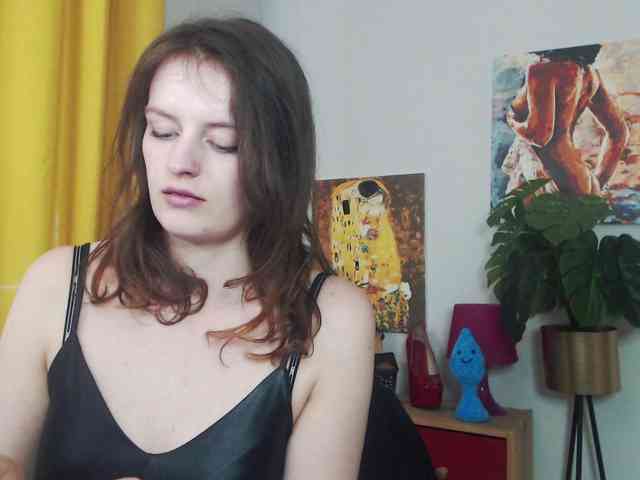 NadineGold webcam