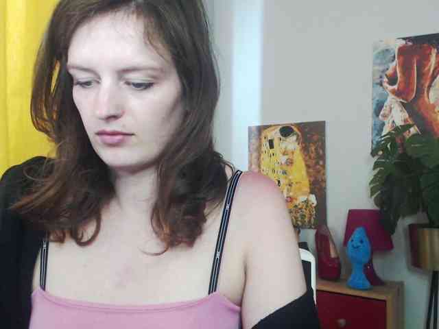 NadineGold webcam