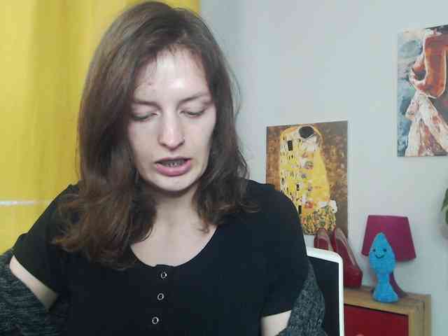 NadineGold webcam