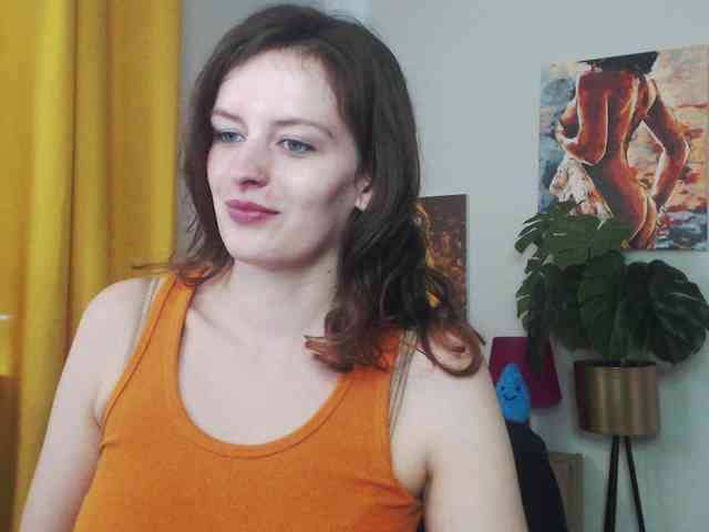 NadineGold webcam