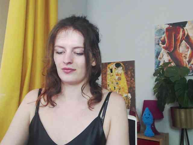 NadineGold webcam