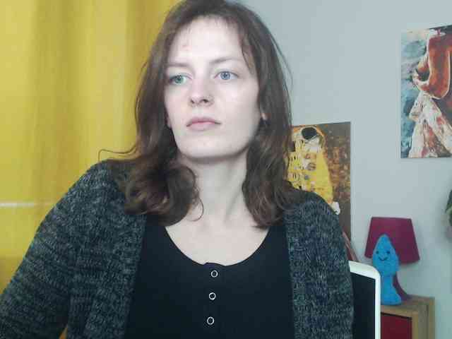 NadineGold webcam