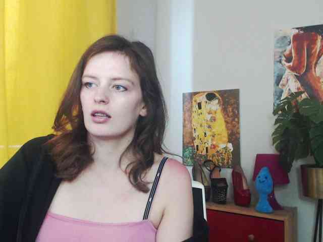 NadineGold webcam