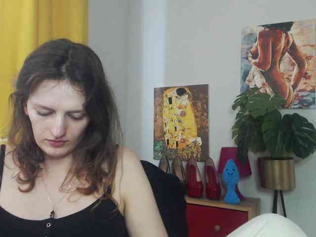 NadineGold webcam