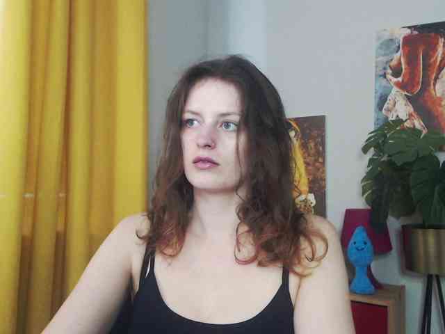 NadineGold webcam