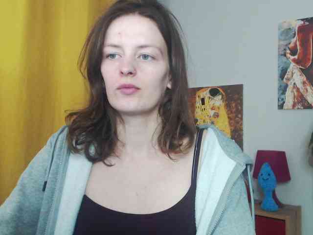 NadineGold webcam
