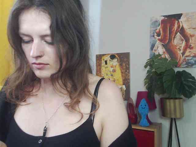 NadineGold webcam