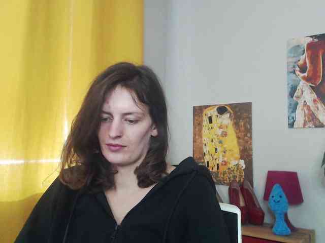 NadineGold webcam