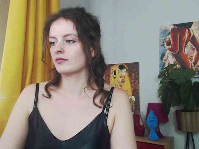 NadineGold webcam