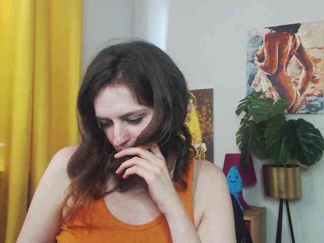 NadineGold webcam