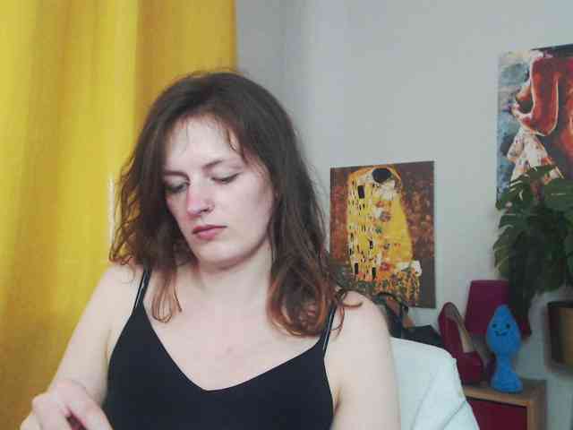 NadineGold webcam