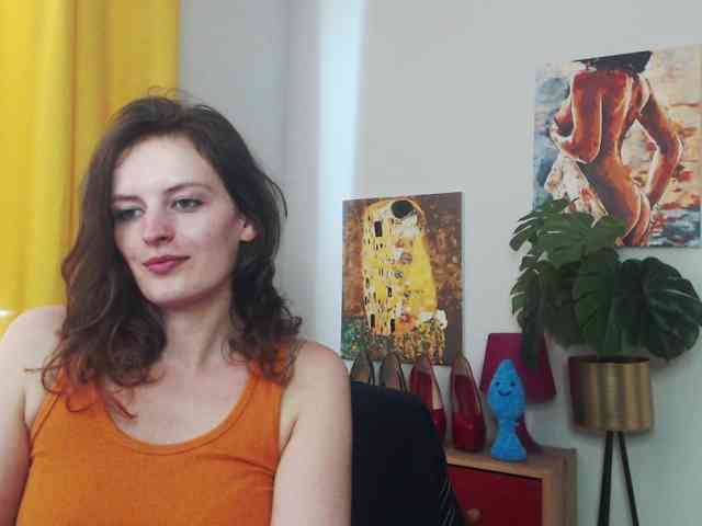 NadineGold webcam