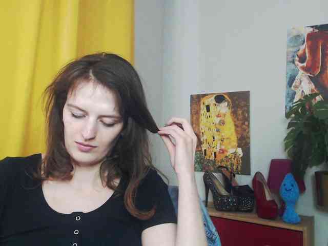 NadineGold webcam