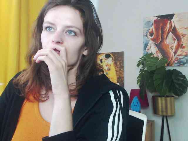 NadineGold webcam
