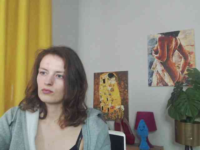 NadineGold webcam