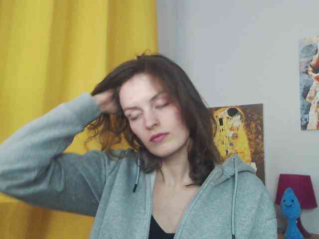 NadineGold webcam