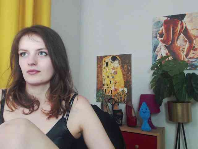 NadineGold webcam
