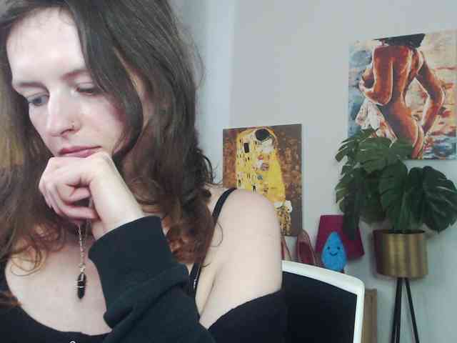 NadineGold webcam