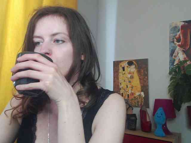 NadineGold webcam
