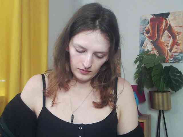NadineGold webcam